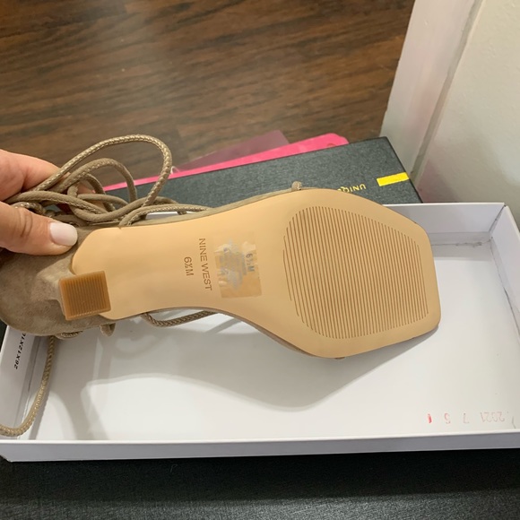 Strappy heels - Picture 4 of 4